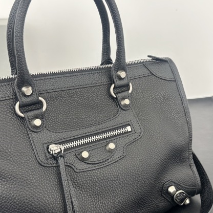 バレンシアガ「Balenciaga」バレンシアガ ル・シティ スモール / ショルダーバッグ