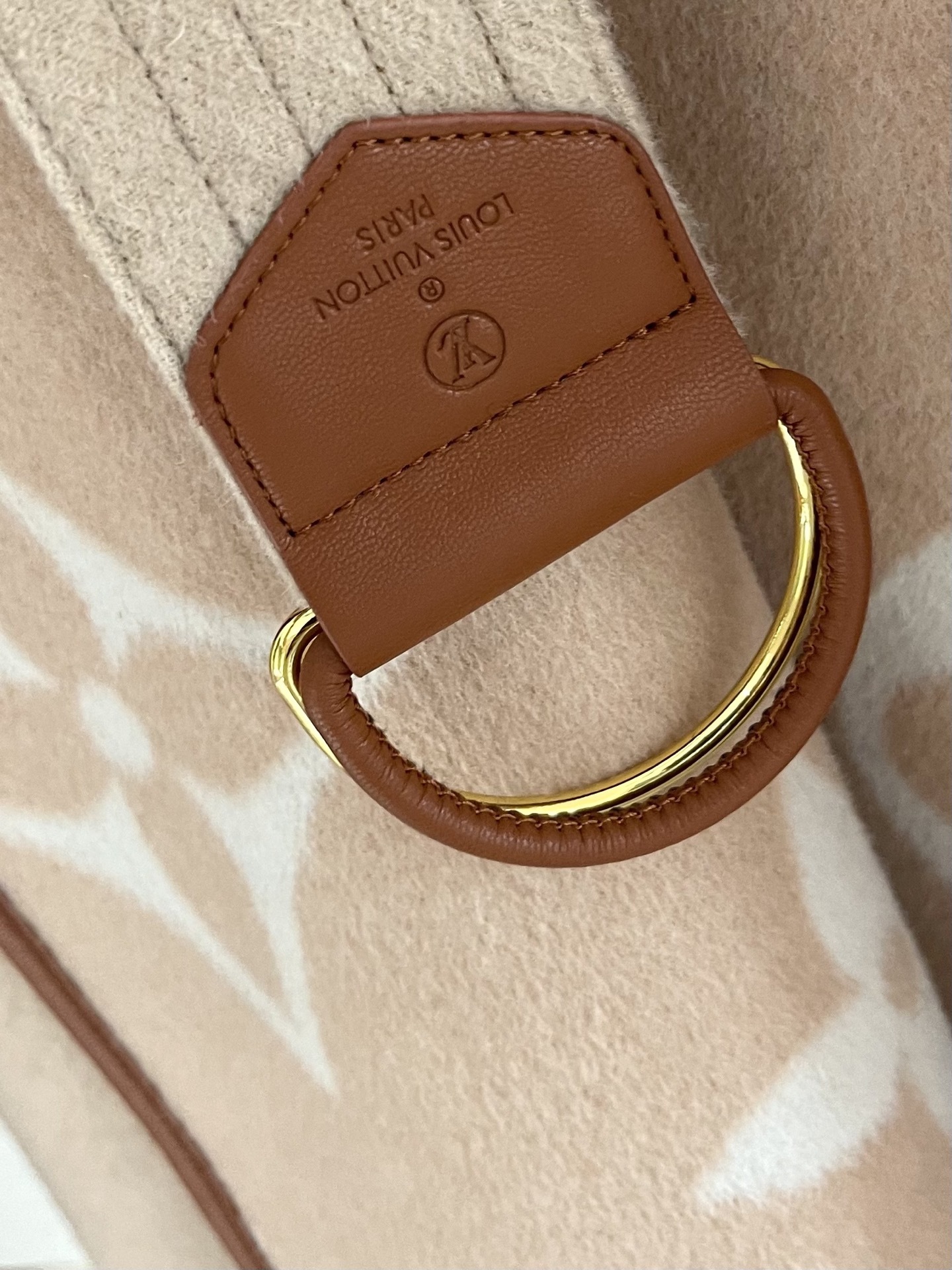 ルイ・ヴィトン「Louis Vuitton」秋冬 レディース ワップルフードロングコート