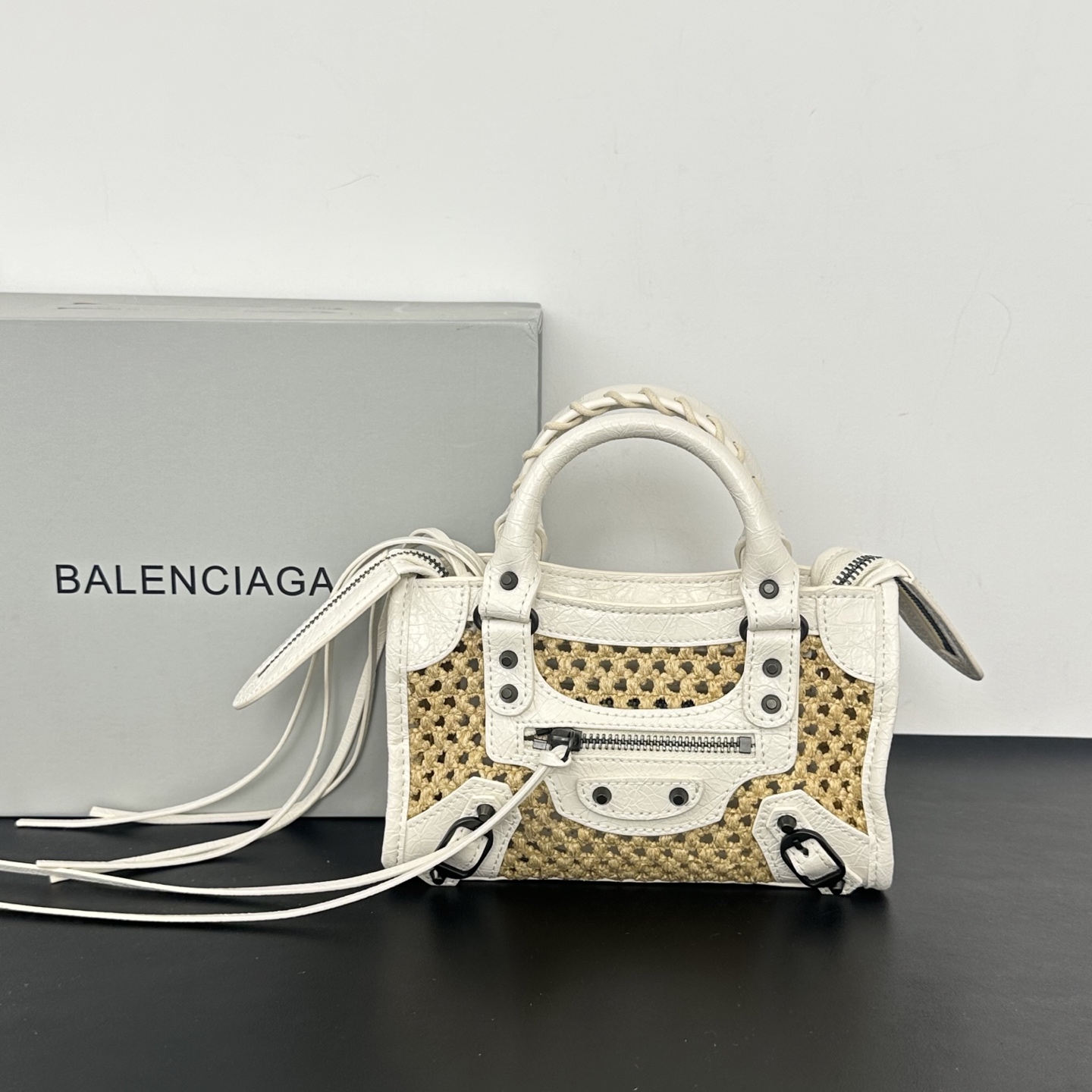 バレンシアガ「Balenciaga」バレンシアガ ラフィア ル・シティ ハンドバッグ / トートバッグ