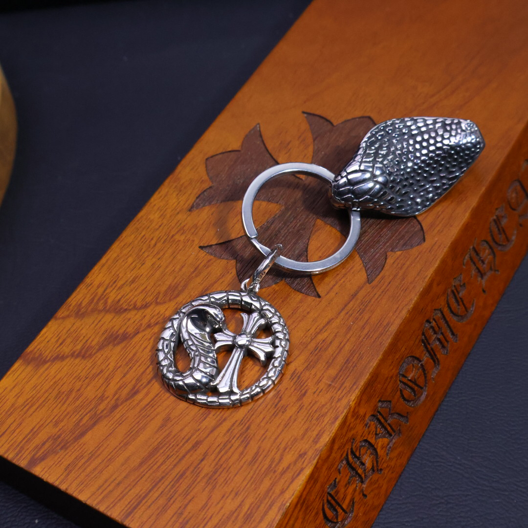 クロムハーツ「Chrome Hearts」キーホルダー＆バッグチャーム - トレンドシンボル