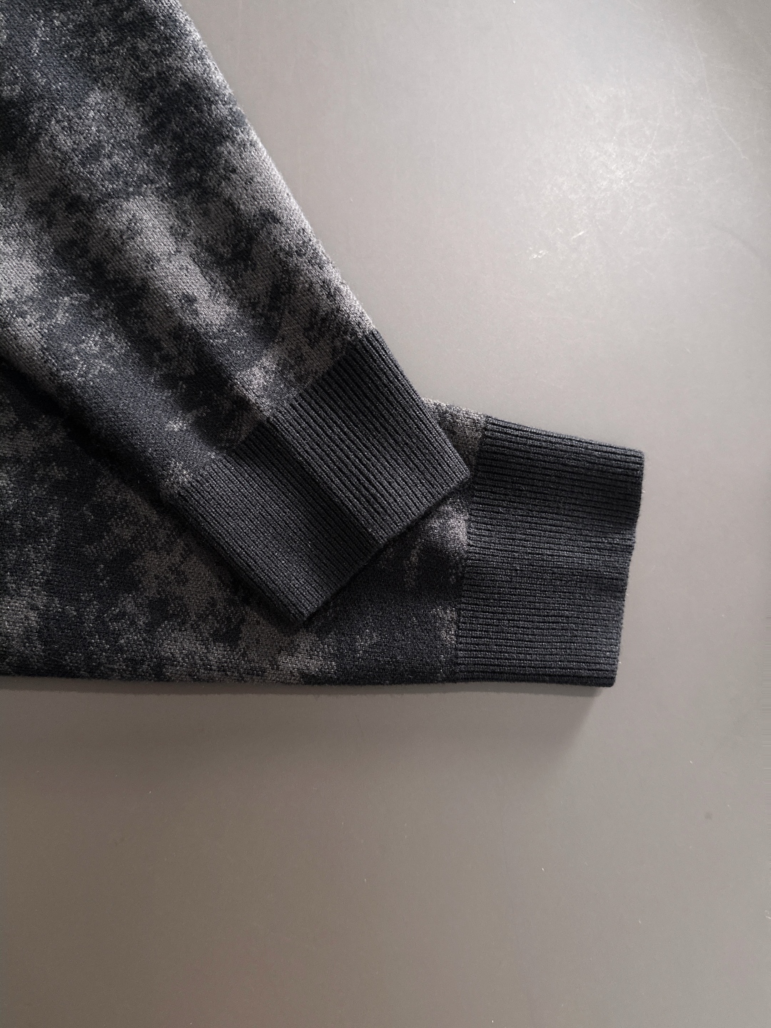 ルイ・ヴィトン「Louis Vuitton」秋冬 メンズ  クルーネックニット