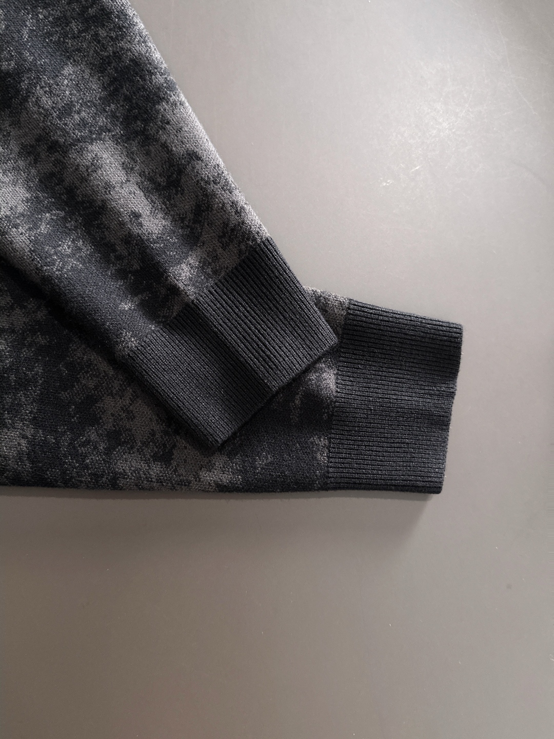 ルイ・ヴィトン「Louis Vuitton」秋冬 メンズ  クルーネックニット