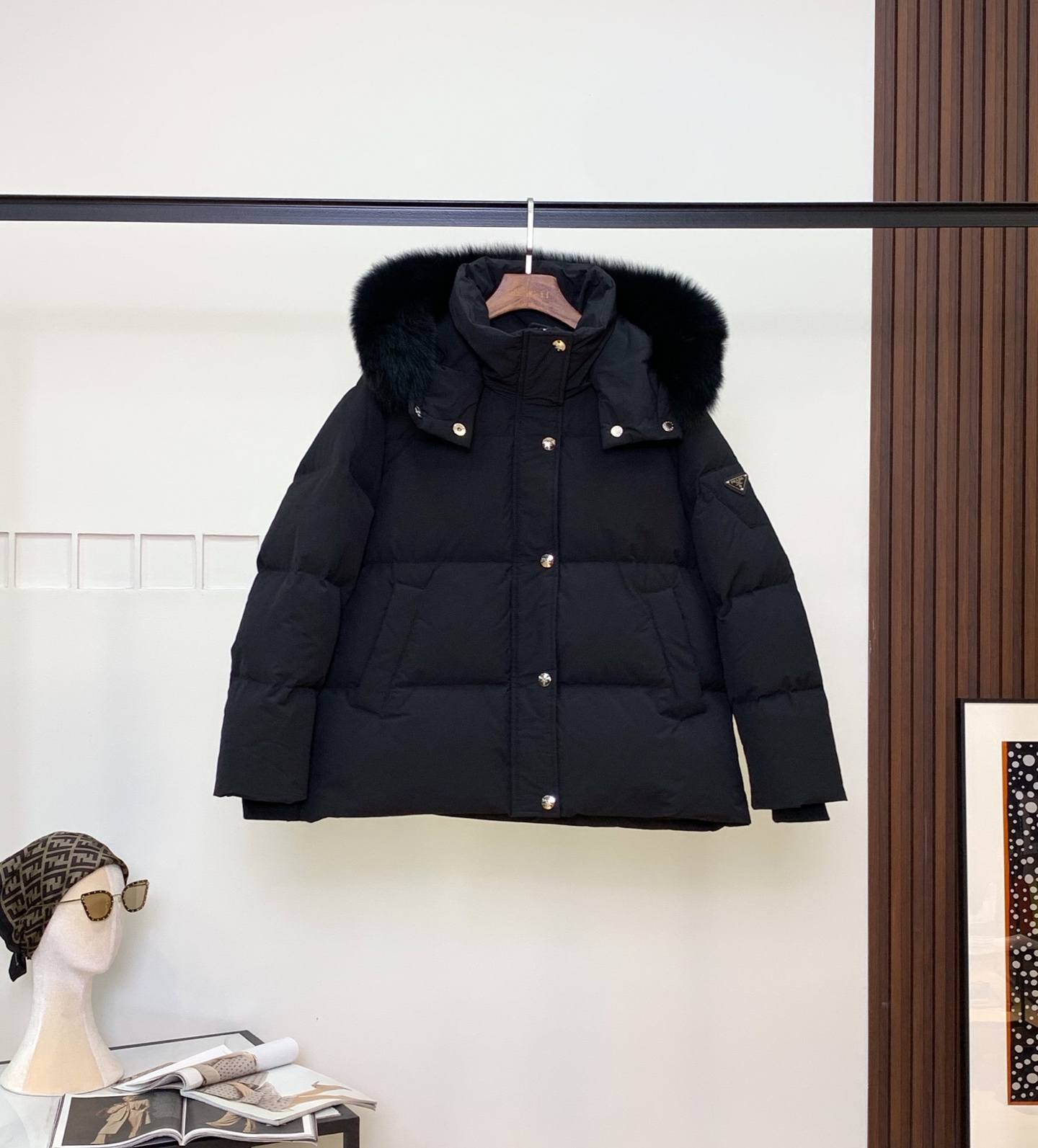 プラダ「Prada」秋冬フード付きダウンジャケット