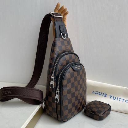 2026 LOUIS VUITTON メンズ チェストバッグ
