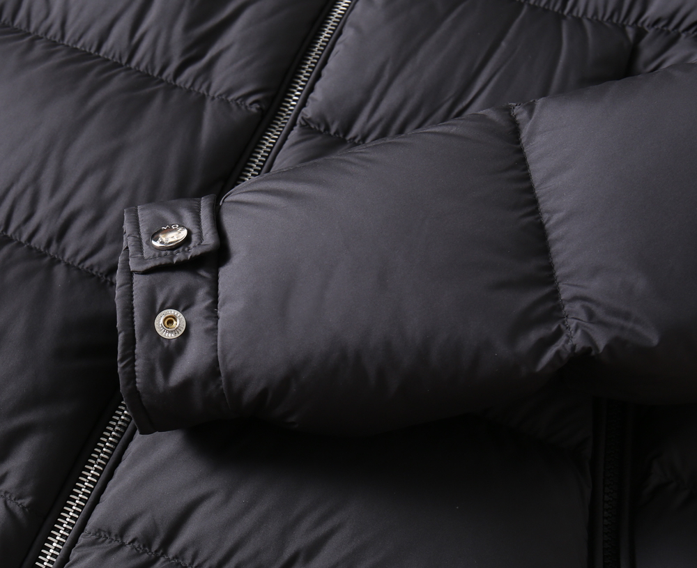 モンクレール「Moncler」秋冬 ダウンジャケット