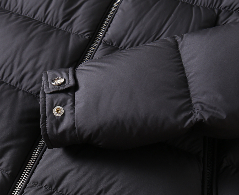 モンクレール「Moncler」秋冬 ダウンジャケット