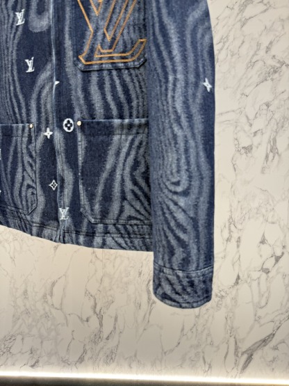 ルイ・ヴィトン「Louis Vuitton」秋冬コレクション ダウンジャケット