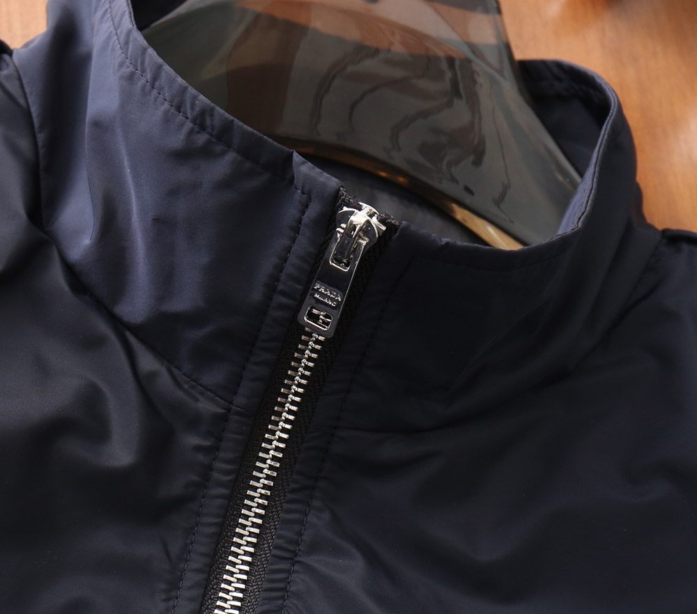 プラダ「Prada」アーリーオータム ジャケット