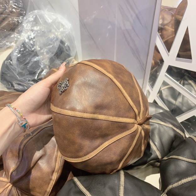 クロムハーツ「Chrome Hearts」クラシック ディストレスドレザー キャップ