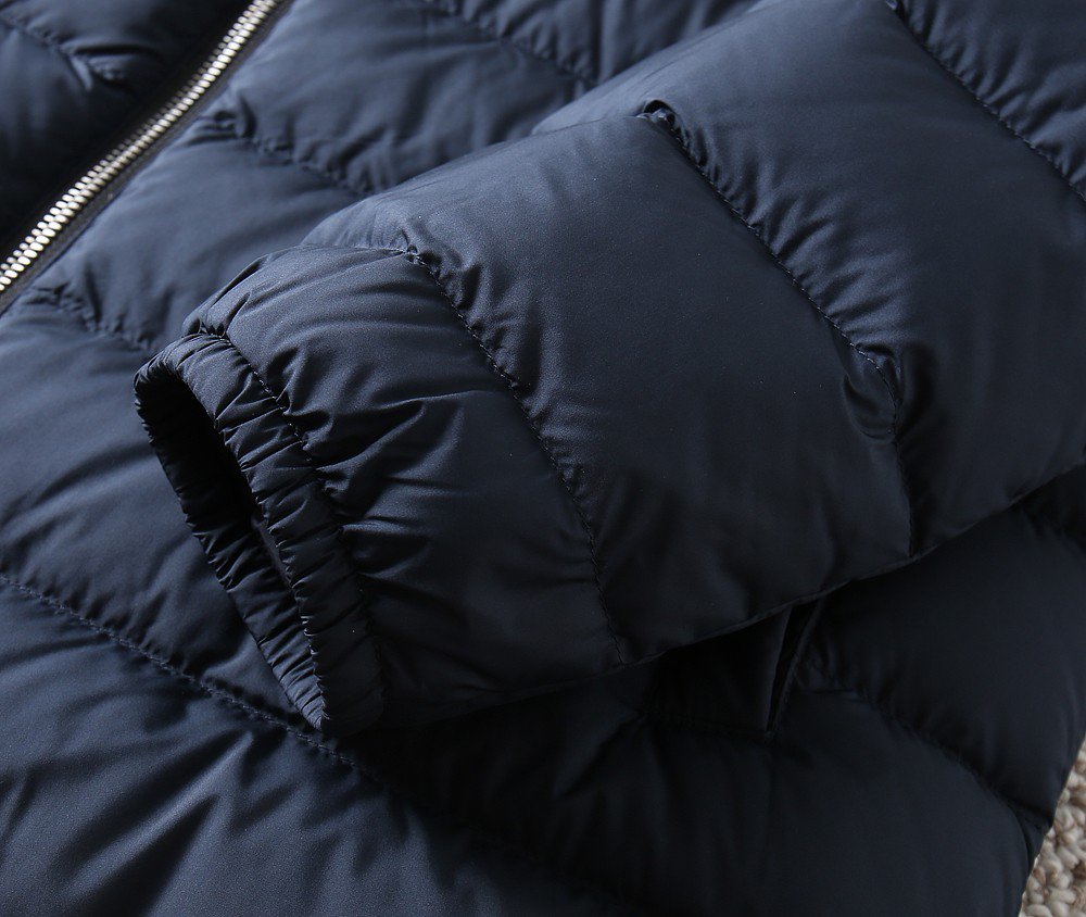 プラダ「Prada」秋冬ダウンジャケット