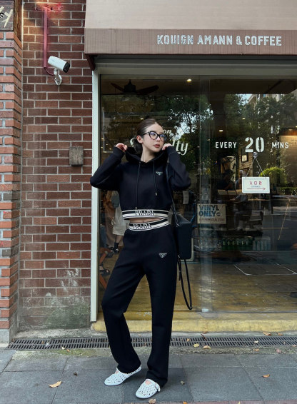 プラダ「Prada」秋冬 レディース カジュアルスポーツセット