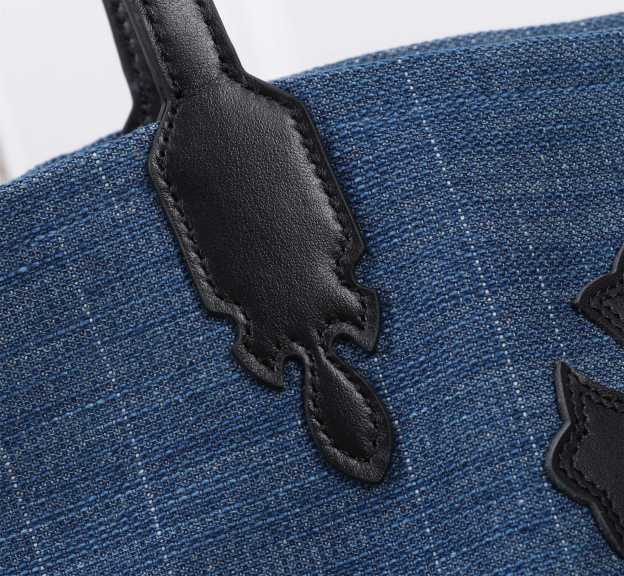 クロムハーツ「Chrome Hearts」十字架のトートバッグ