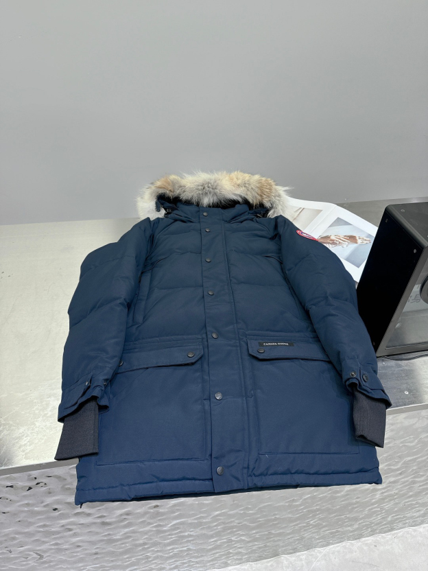 カナダグース「Canada Goose」秋冬フード付きダウンコート