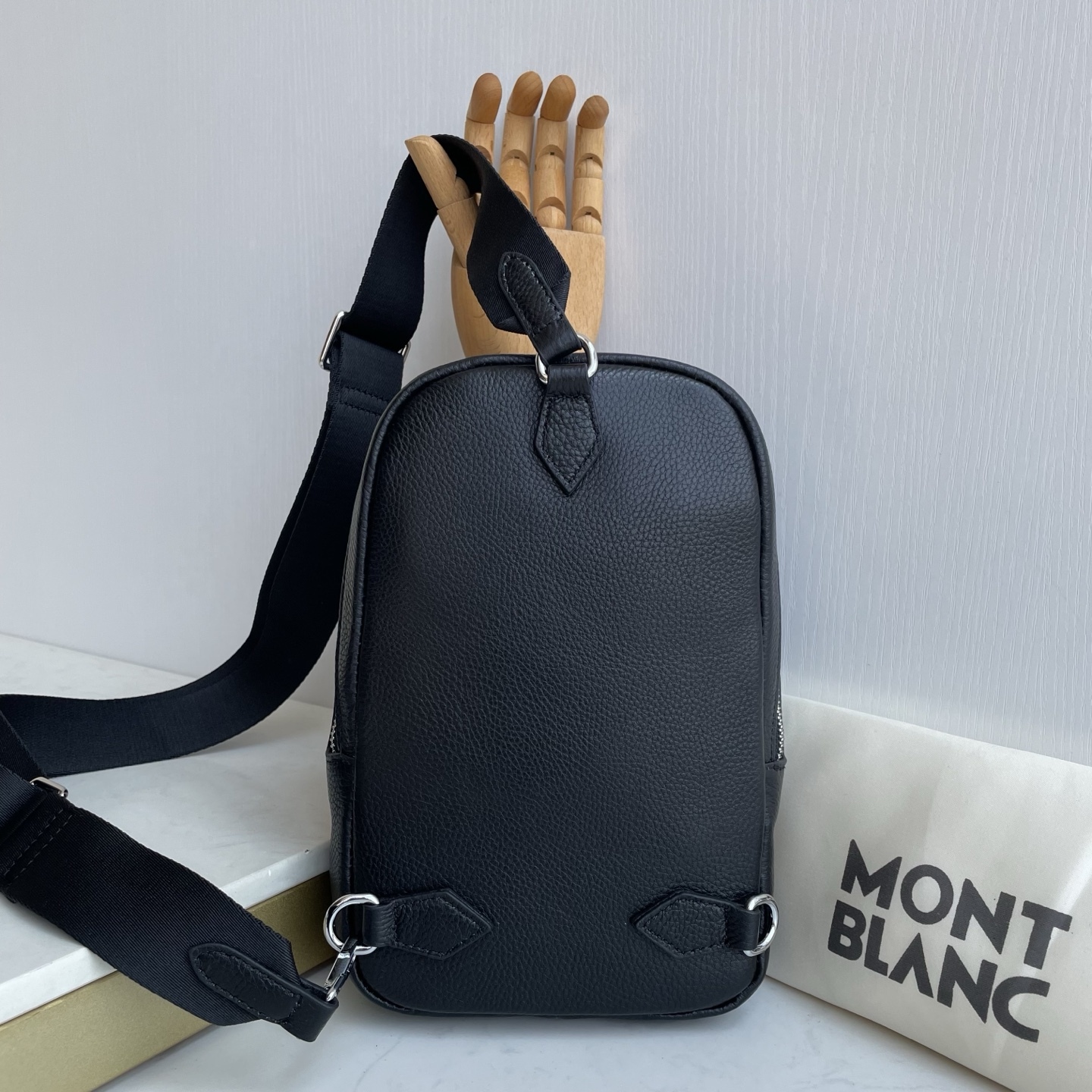 モンブラン 「Montblanc」モンブラン レザーメッセンジャーバッグ / ショルダーバッグ 