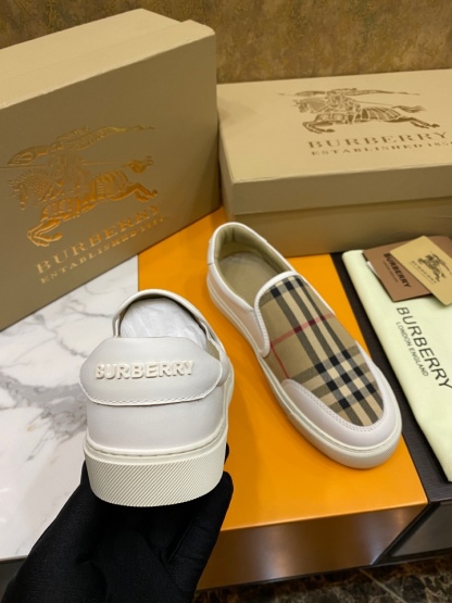バーバリー「Burberry」バーバリー テラス スニーカー / レザースニーカー