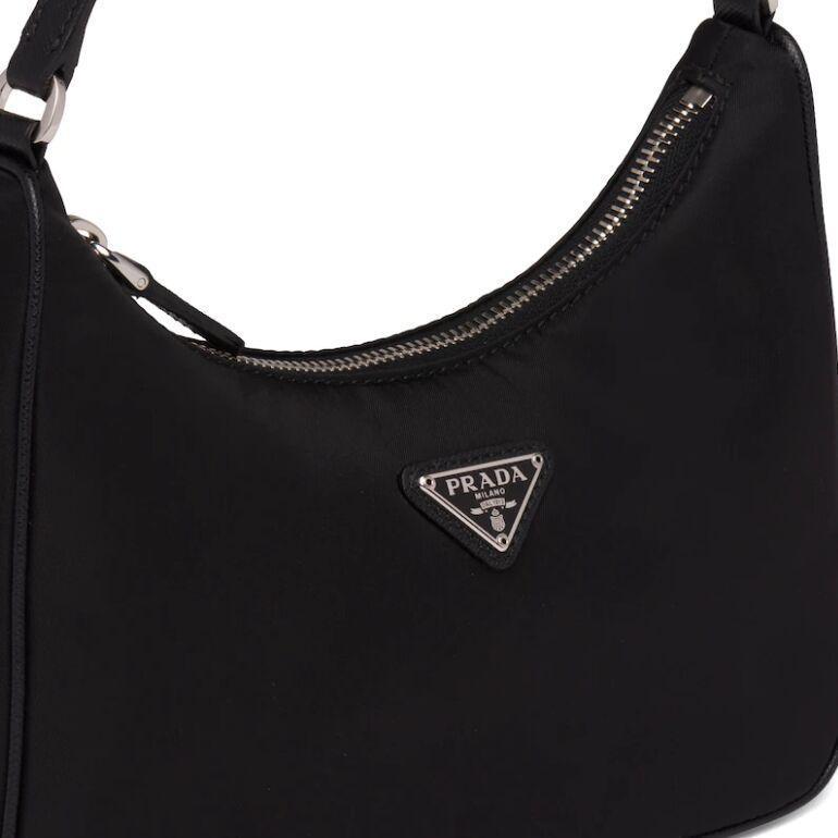 プラダ「Prada」レザーストラップ ホーボーバッグ