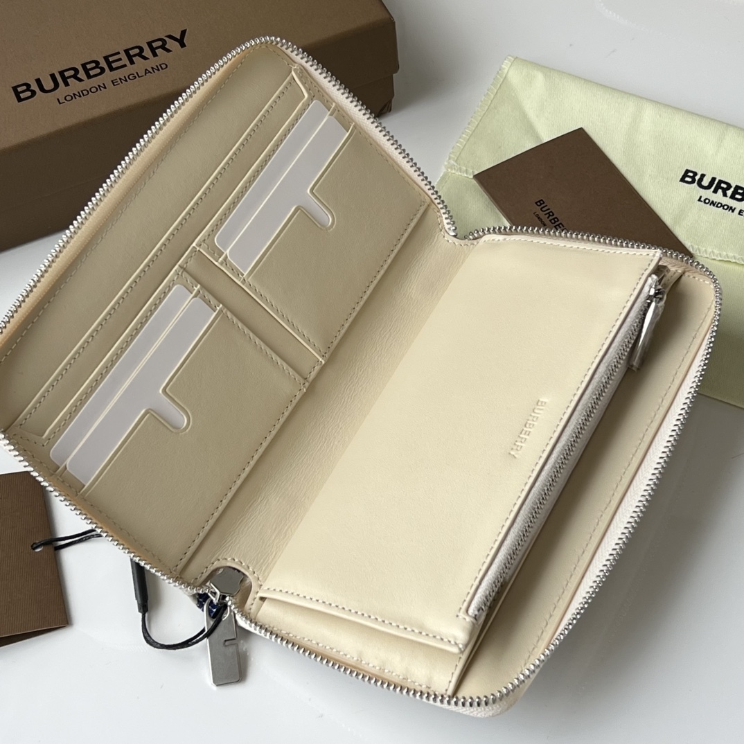 バーバリー「Burberry」ロンドン チェーン ジップ ウォレット
