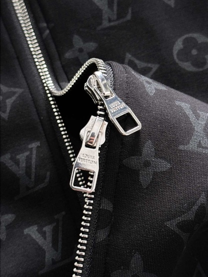 ルイ・ヴィトン「Louis Vuitton」秋コレクション ジャケット
