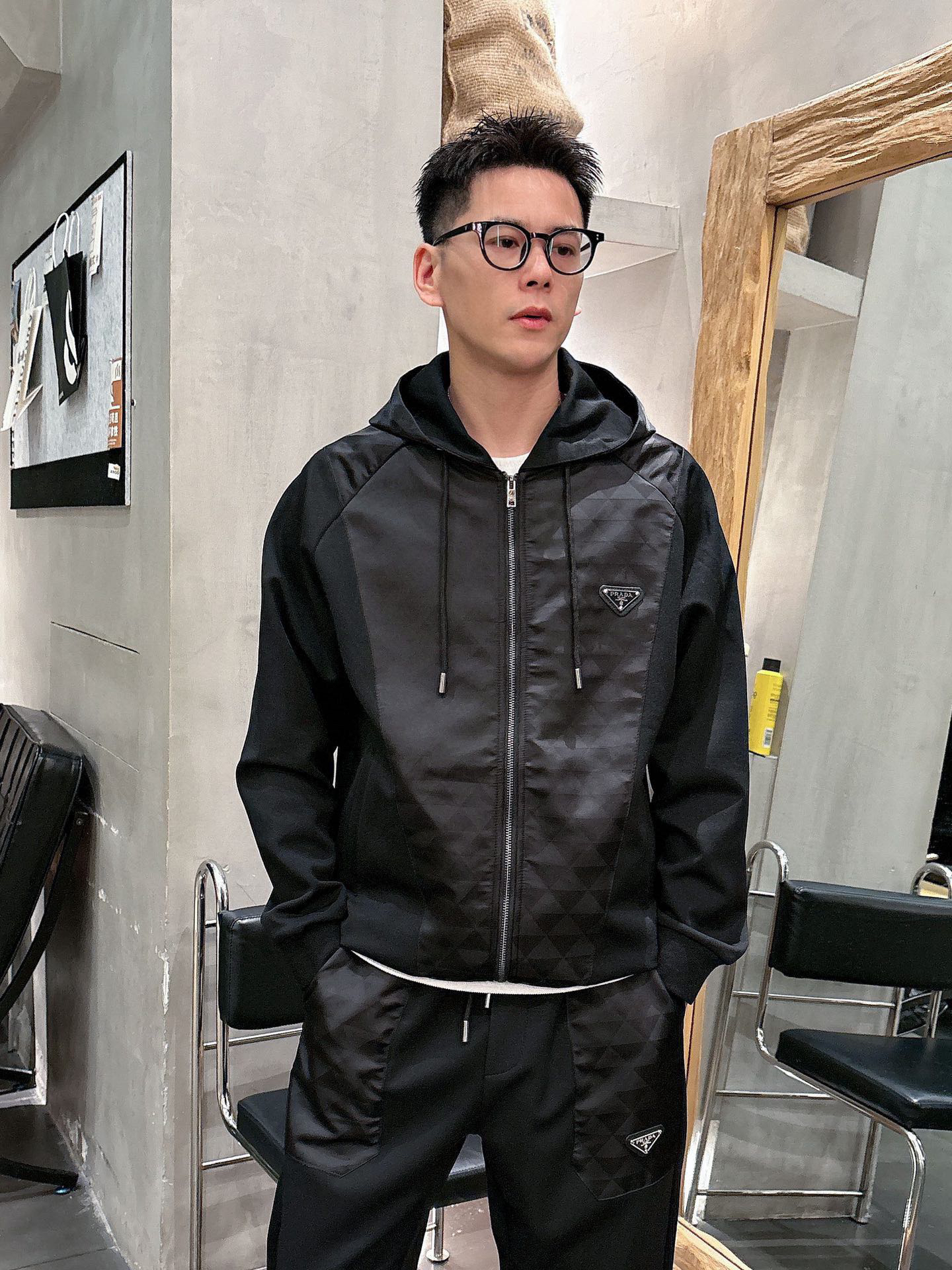 プラダ「Prada」秋冬 メンズ  カジュアルスポーツセット