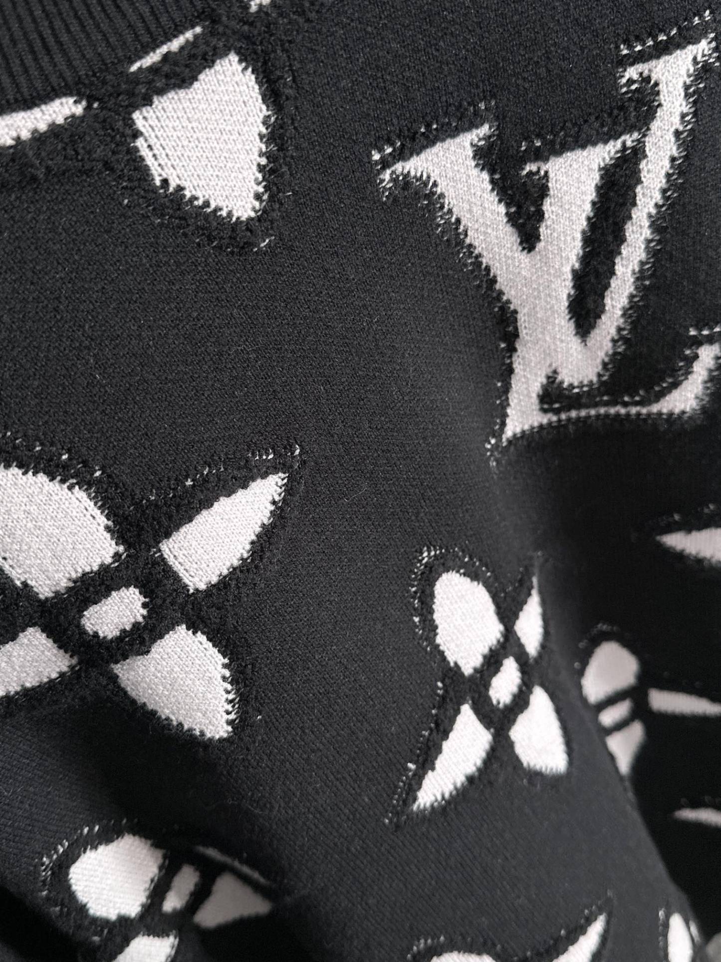 ルイ・ヴィトン「Louis Vuitton」秋冬 メンズ  クルーネックニット