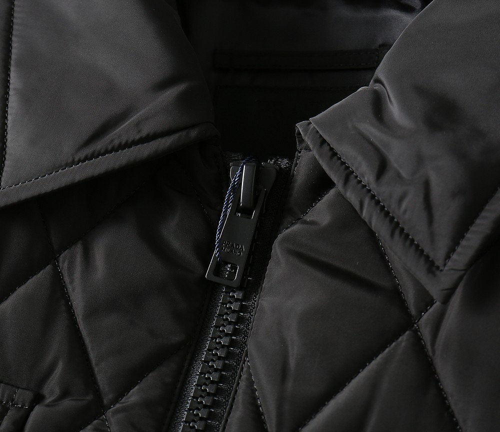 プラダ「Prada」秋の綿入りジャケット