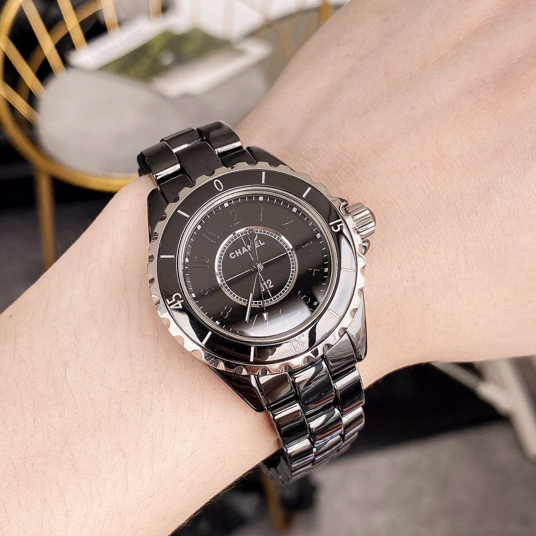 シャネル「Chanel」J12 キャリバー 33MM
