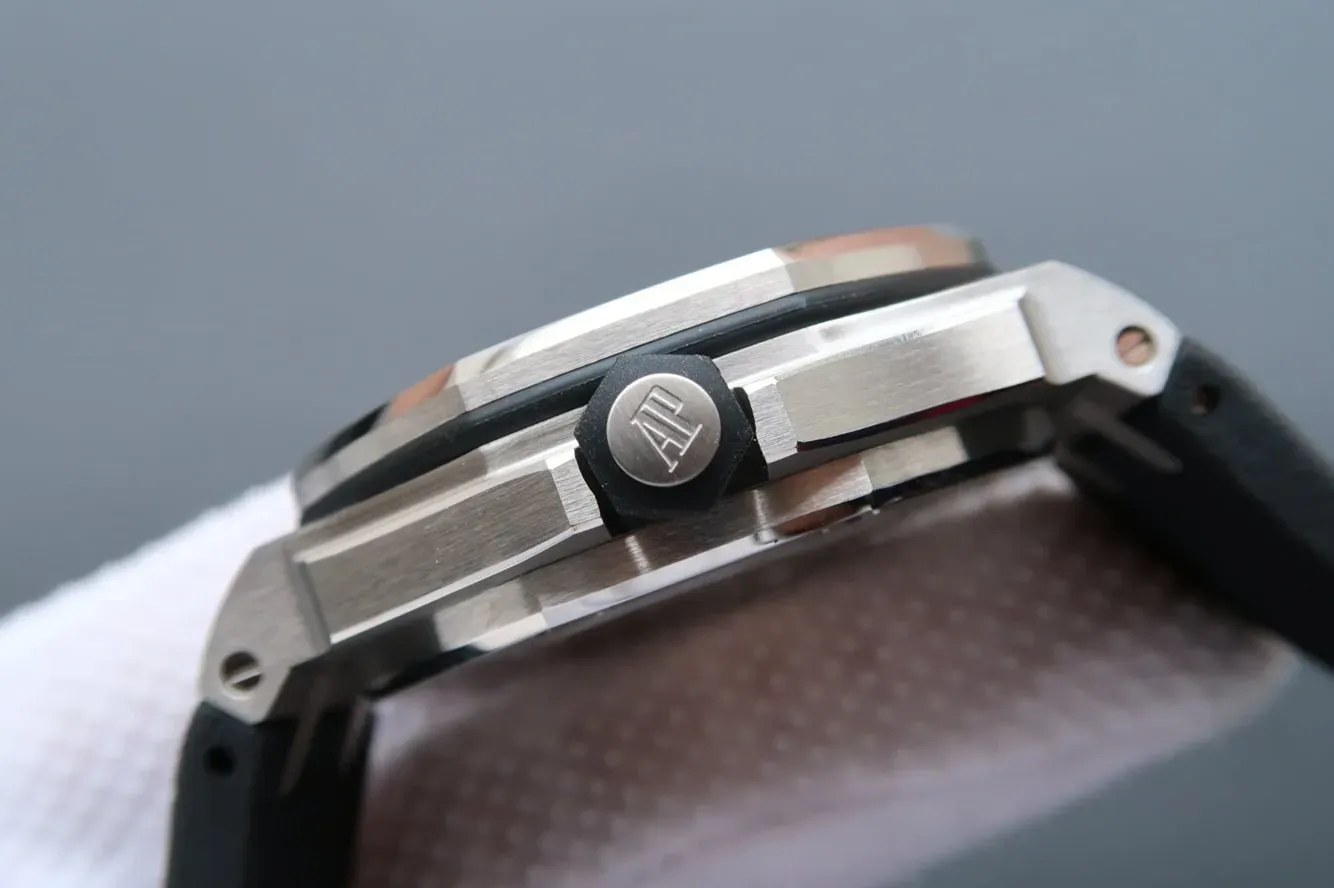 オーデマ ピゲ「Audemars Piguet」ロイヤルオークオフショア ダイバー15710 腕時計42MM