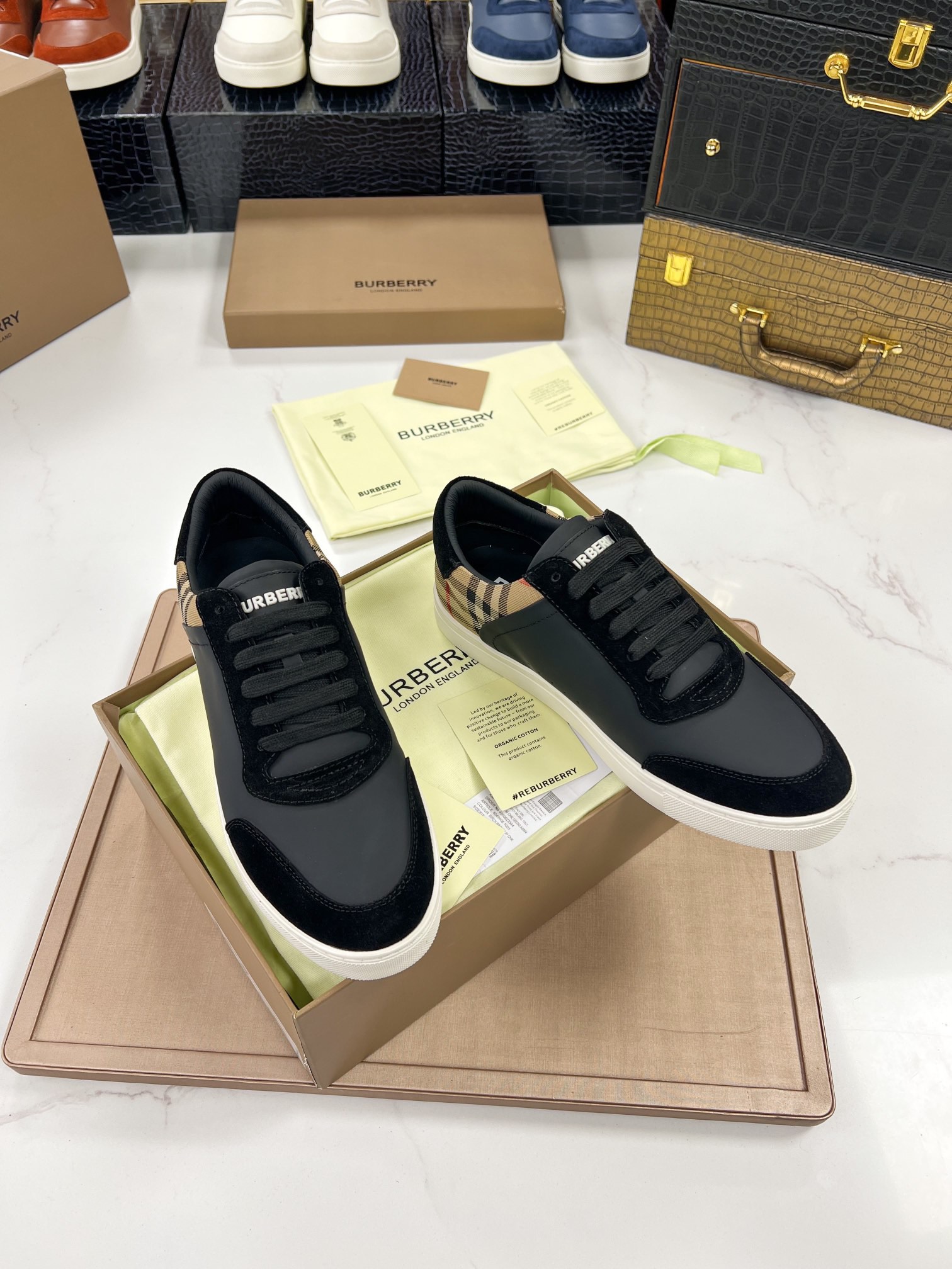 バーバリー「Burberry」バーバリー テラス スニーカー / レザースニーカー