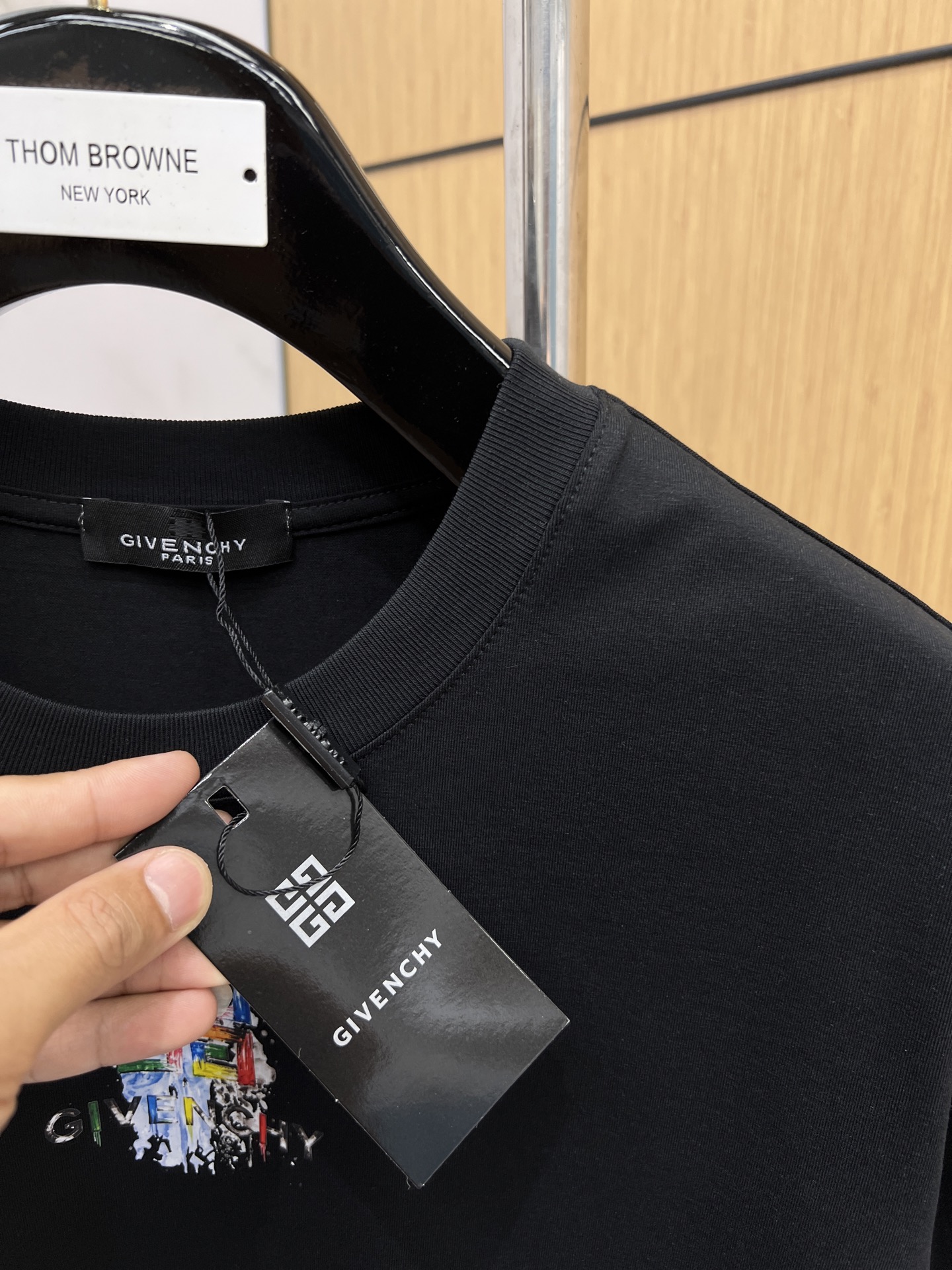 ジバンシィ「Givenchy」ジバンシィ Tシャツ / ショートスリーブ クルーネック