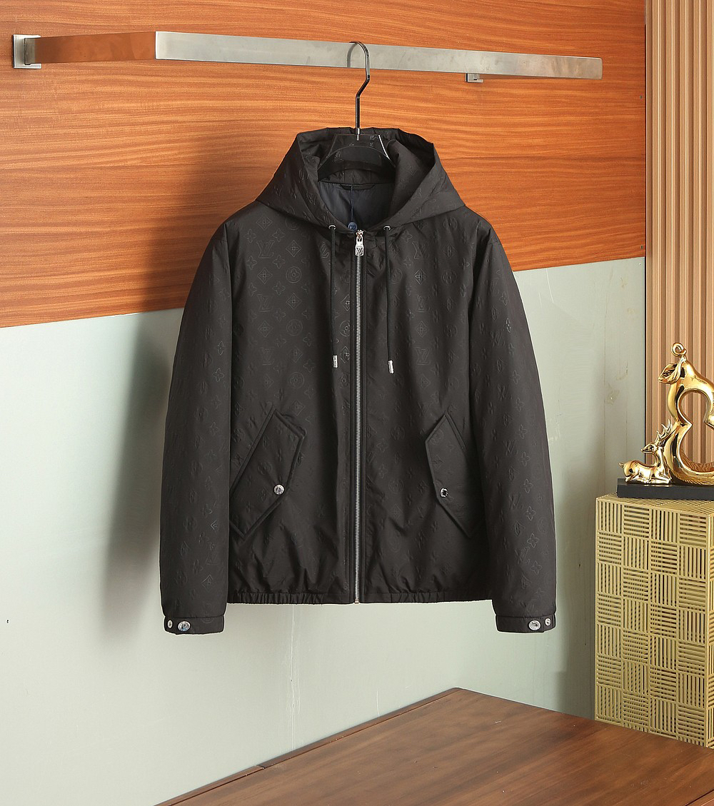 ルイ・ヴィトン「Louis Vuitton」秋冬コレクション ダウンジャケット