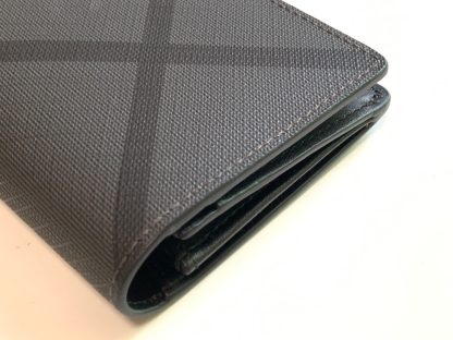 バーバリー「Burberry」London チェック 二つ折り財布