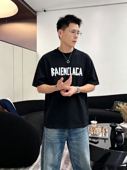 バレンシアガ「Balenciaga」ロゴプリントTシャツ / ショートスリーブ クルーネック