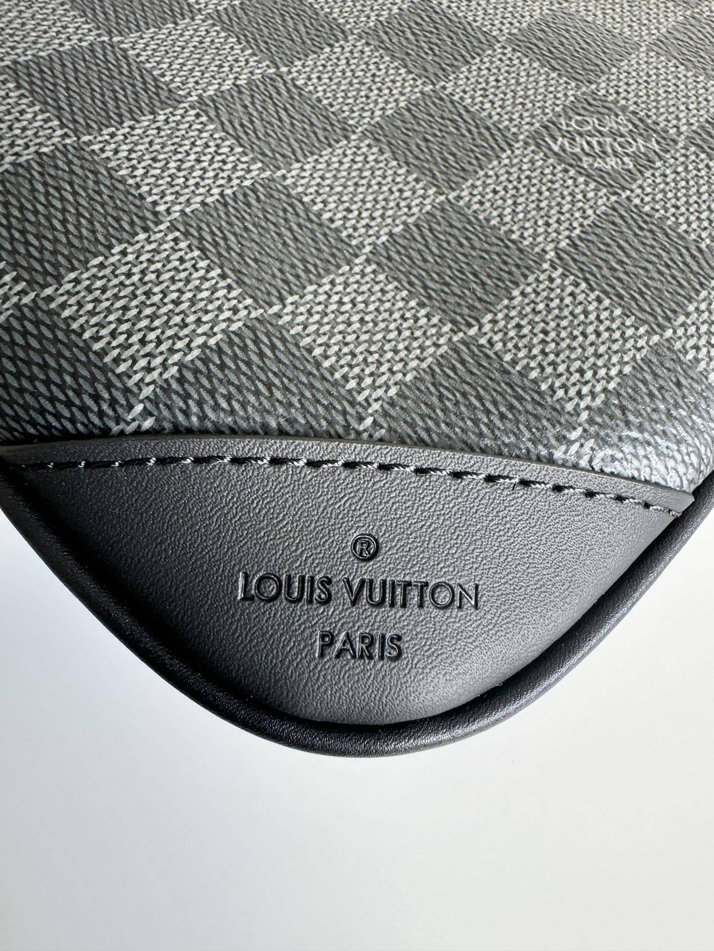 ルイ・ヴィトン「Louis Vuitton」スタイリッシュ メッセンジャーバッグ
