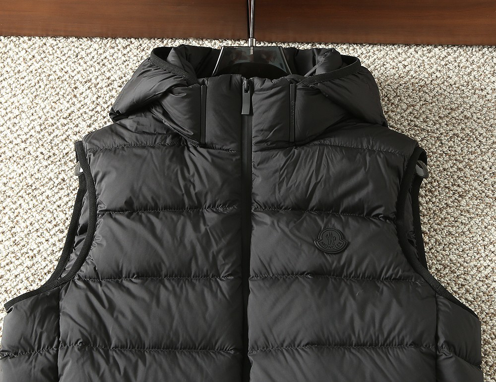 モンクレール「Moncler」秋冬 ダウンベストアウター