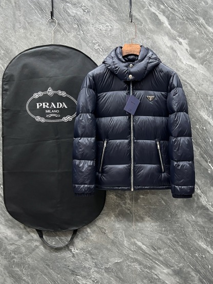 プラダ「Prada」秋冬ダウンジャケット スタンドカラー