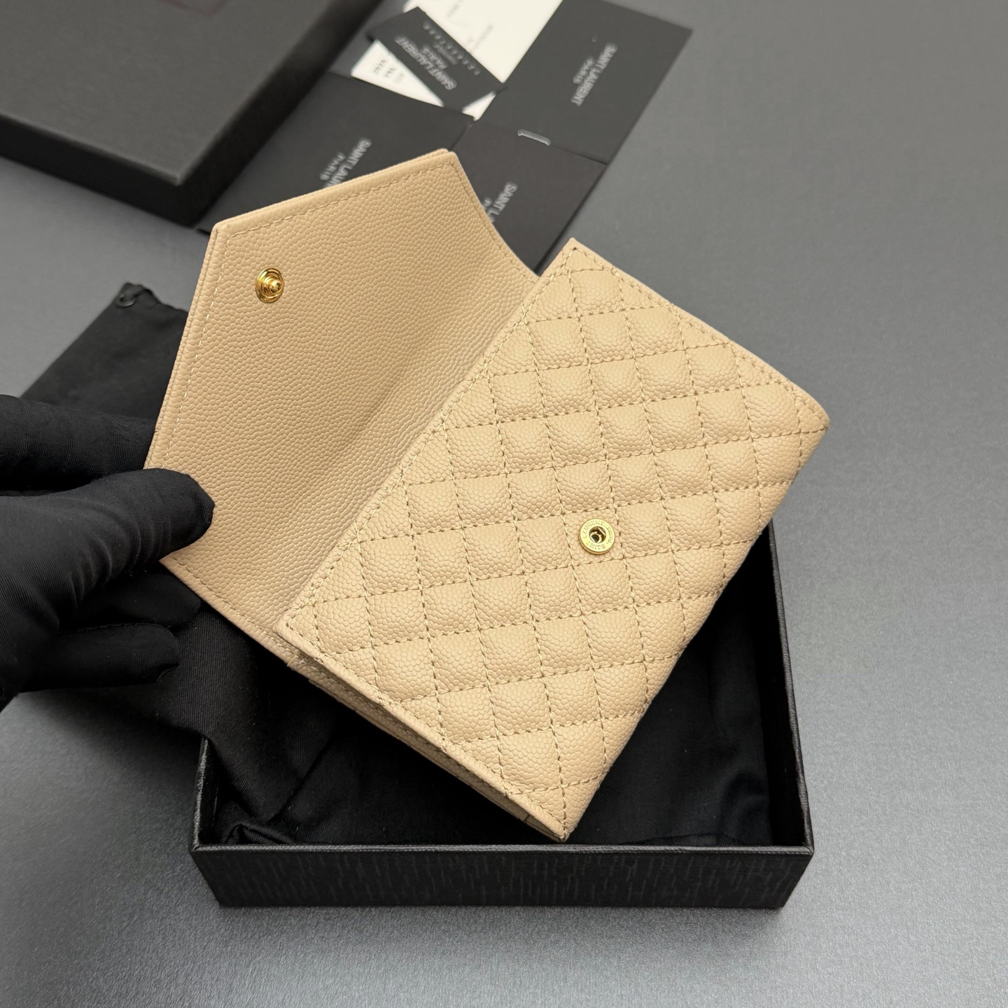 2026サンローラン「Saint Laurent MATELASSE プティ エンベロープ ウォレット