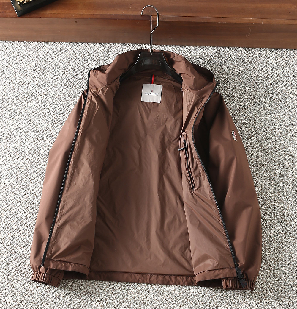 モンクレール「Moncler」秋のフード付きジャケット