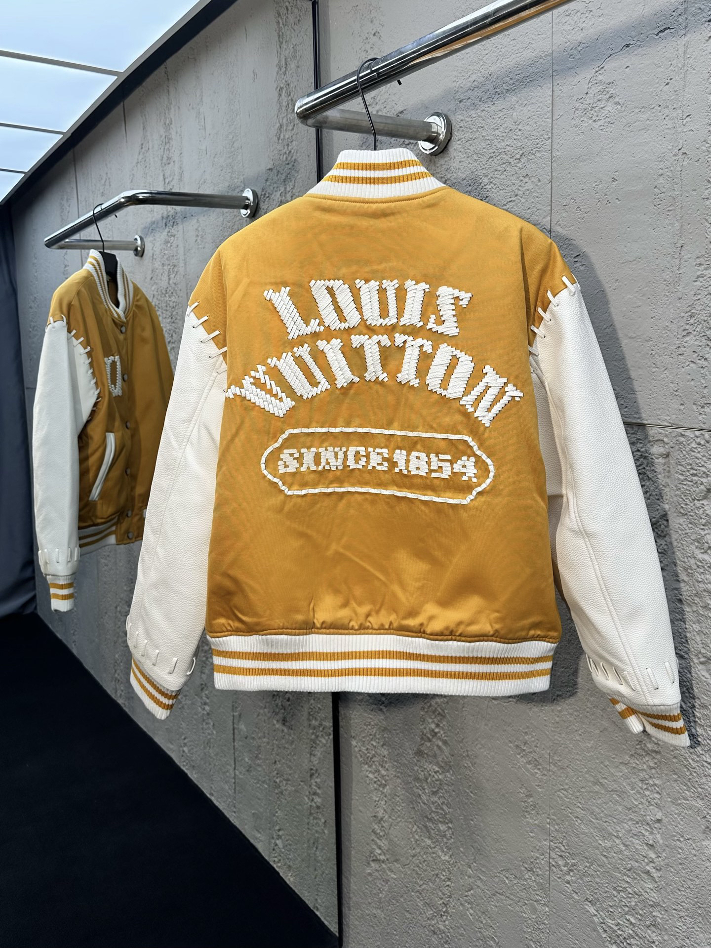 ルイ・ヴィトン「Louis Vuitton」モダンベースボールジャケット