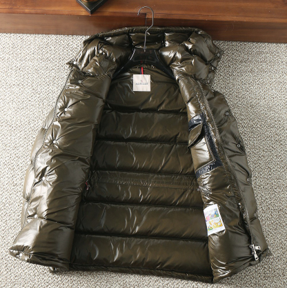 モンクレール「Moncler」秋冬 ダウンジャケット