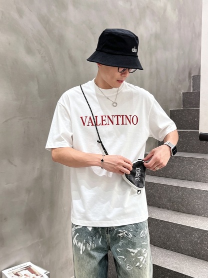 ヴァレンティノ「Valentino」ロゴプリントTシャツ / ショートスリーブ クルーネック