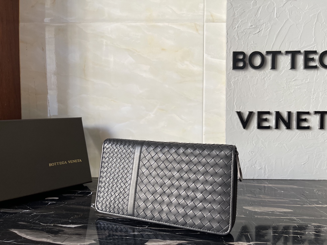 ボッテガ・ヴェネタ「Bottega Veneta」イントレチャート ザッパー ウォレット