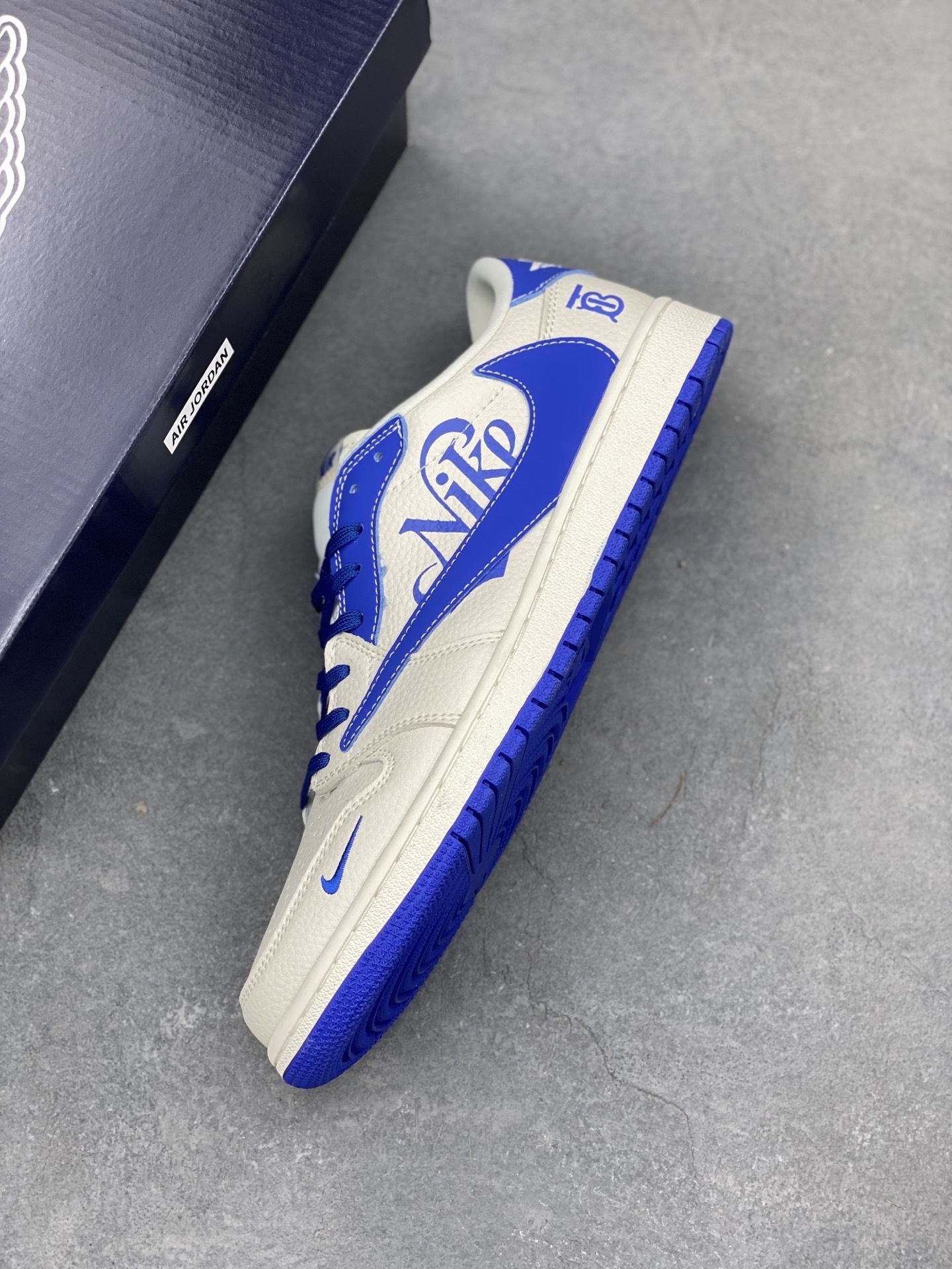 ナイキ「Nike」ク ロー カジュアルスニーカー