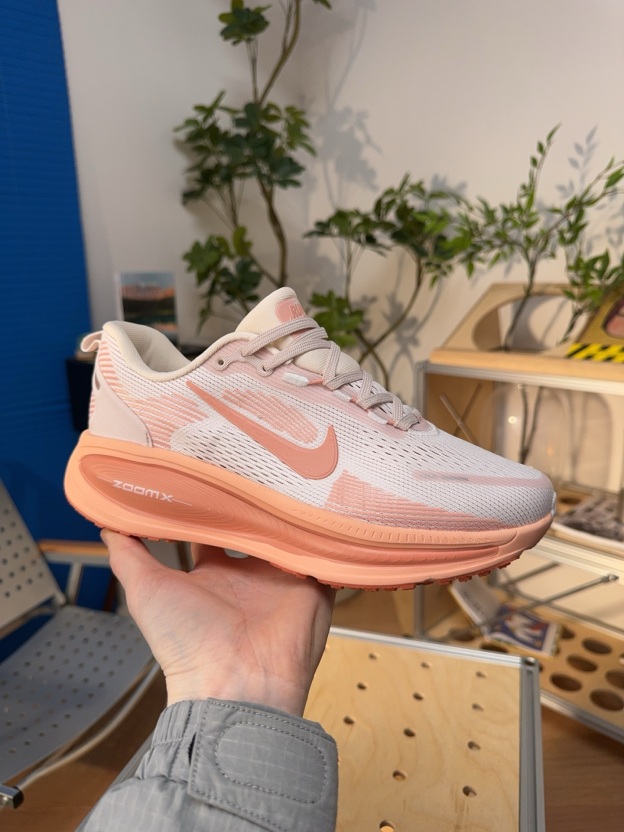 ナイキ「Nike」ク ロー カジュアルスニーカー