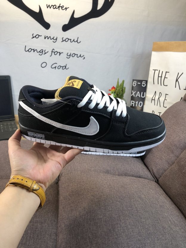 ナイキ「Nike」ク ロー カジュアルスニーカー