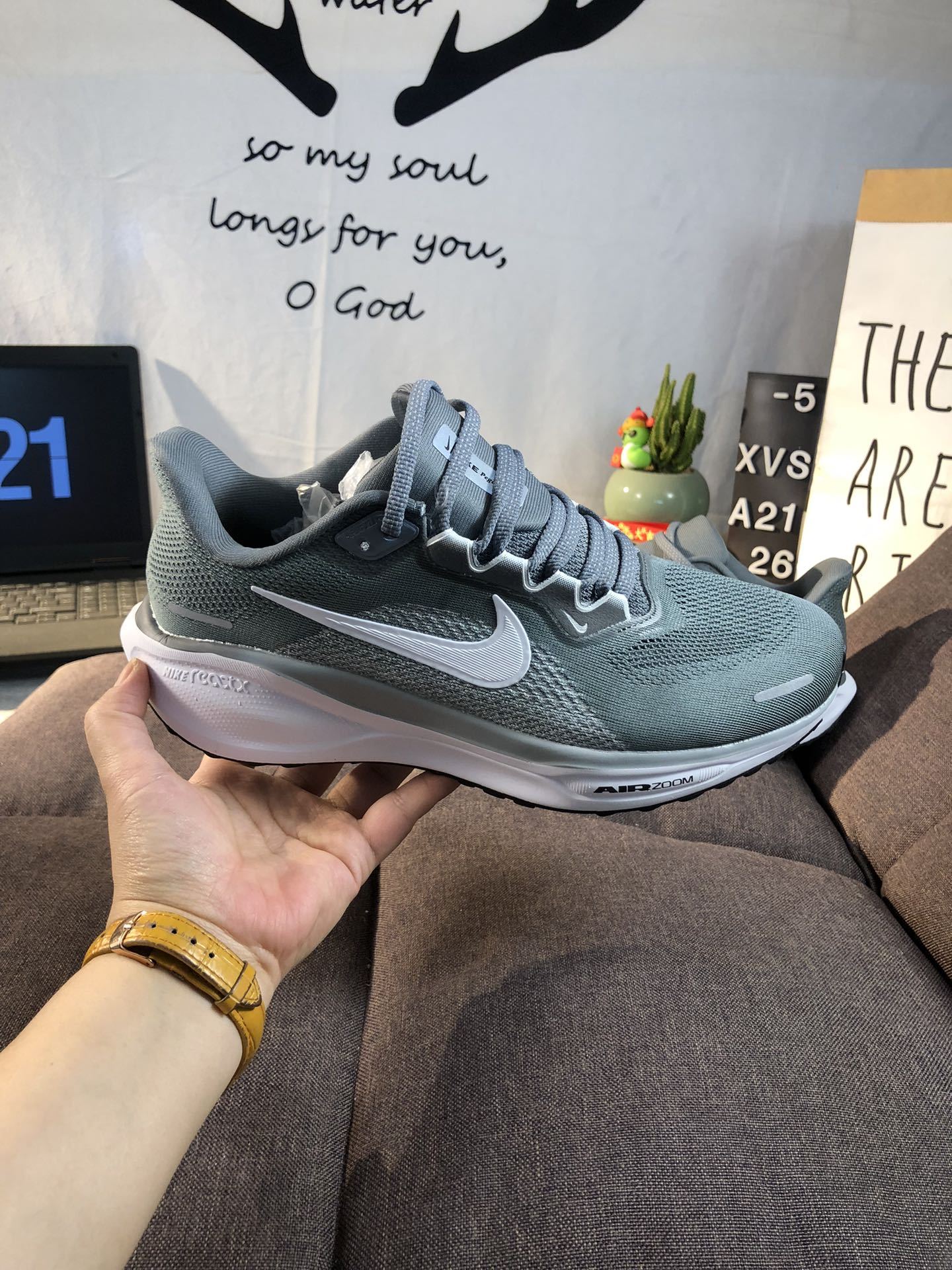 ナイキ「Nike」ク ロー カジュアルスニーカー