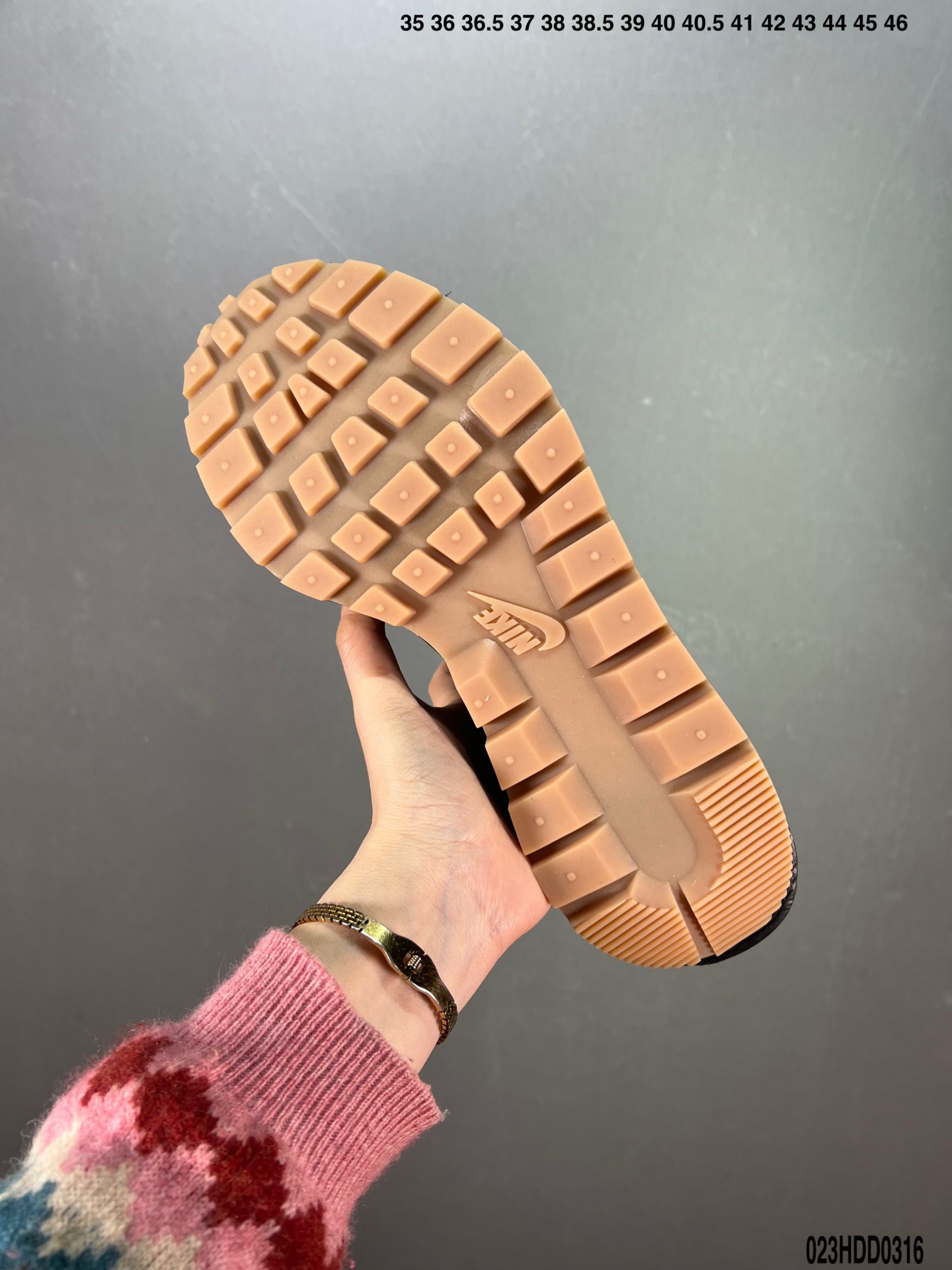 ナイキ「Nike」ク ロー カジュアルスニーカー