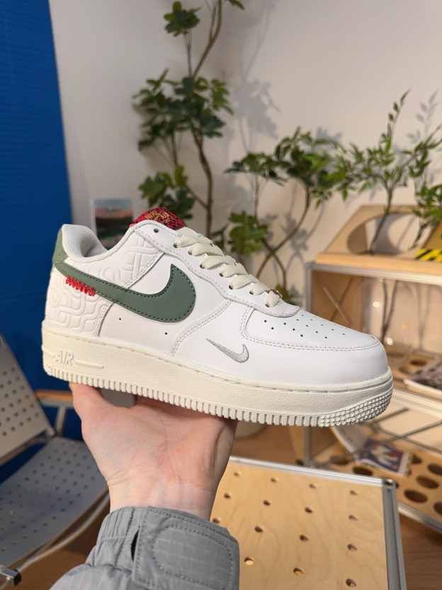 ナイキ「Nike」Air Force 1 '07 Low Platform ローテップ スニーカー