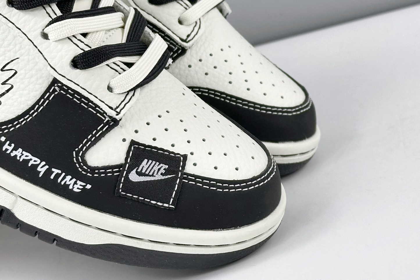 ナイキ「Nikeアライアンス製品 ク ロー カジュアルスニーカー