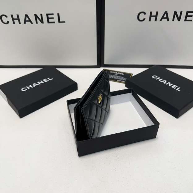 シャネル「Chanel」 ラムスキン フラップ ウォレット 財布