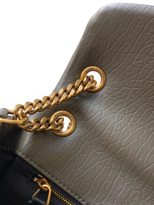 サンローラン「Saint Laurent」カリプソ ミディアム（グレインラムスキン）